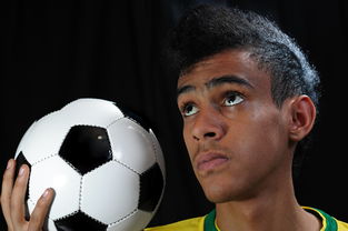 开云电竞-法甲球队融合心理干预提升球员抗压能力研究