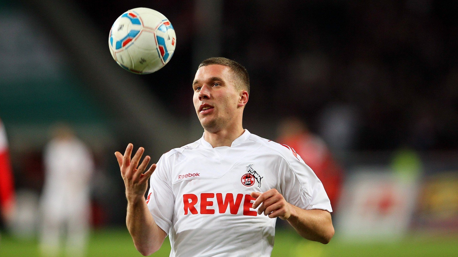 “费尔南多·比亚尔巴的技术突破，使美洲狮队成为全球橄榄球的新力量”